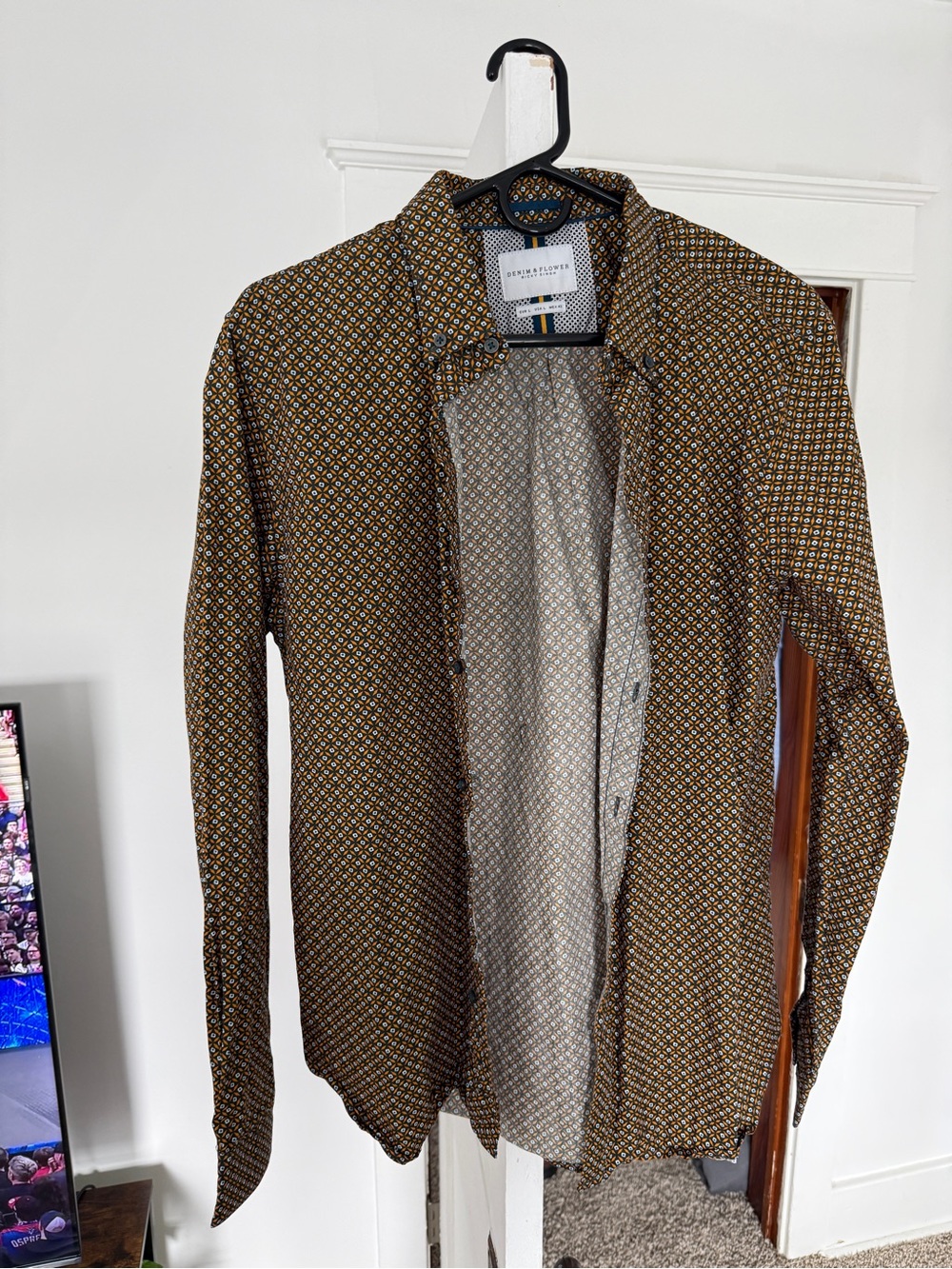 Denim & Flower Men's Green/Yellow Geometric Button-Down Shirt